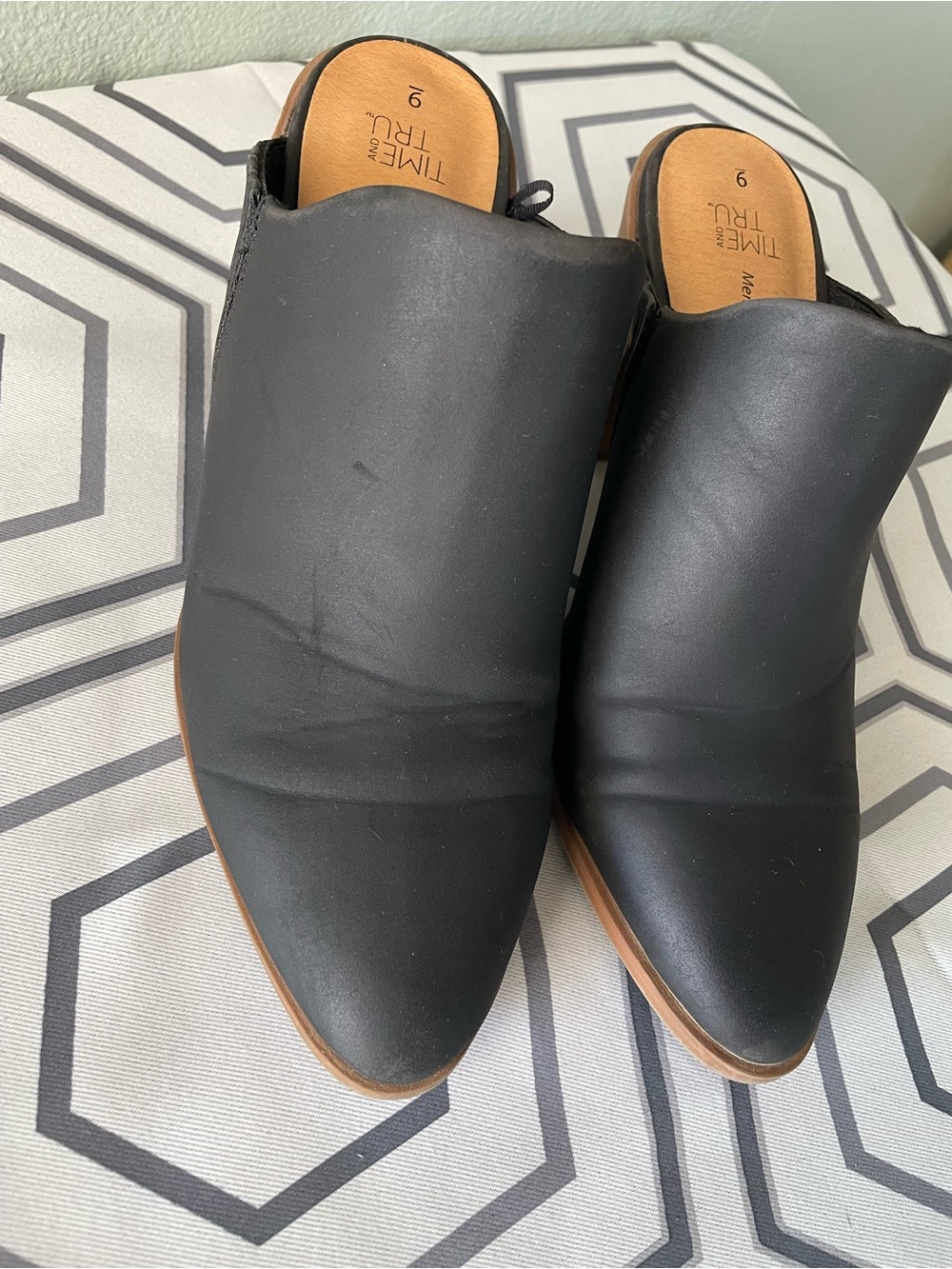🌱5/$25🌱 Time and Tru | Memory Foam Black Faux Leather Block Heel Pointed Mule - Picture 4 of 11